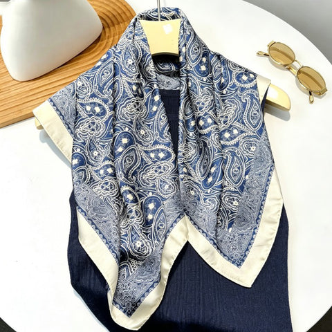 フリーサイズ 総柄スクエアタイプ 上品 合わせやすい スカーフ 70*70cm ベージュエッジブルーカシュー