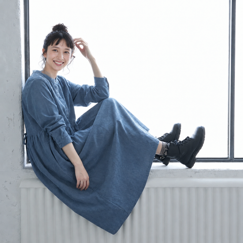 静かな大人の余裕をまとう、スタンドカラーワンピース M ピンク