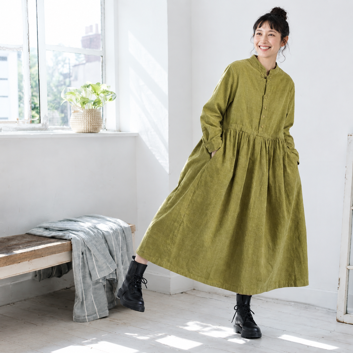 静かな大人の余裕をまとう、スタンドカラーワンピース M ピンク