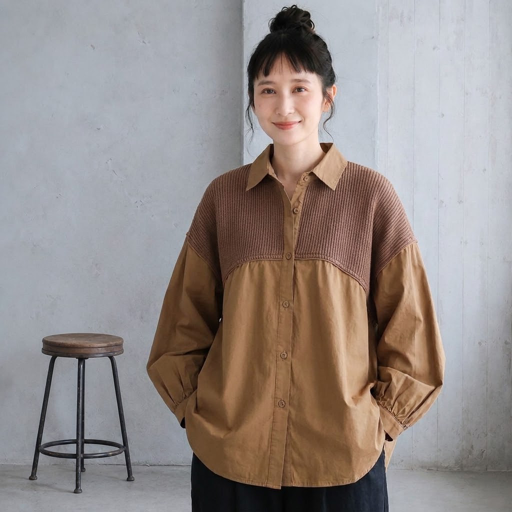 切り替えに表情を添えた、やさしいシャツ S コーヒー
